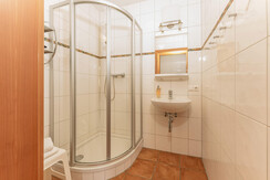 Bathroom in the Viehweide apartment