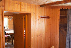 2 Bettzimmer mit Kinderbett