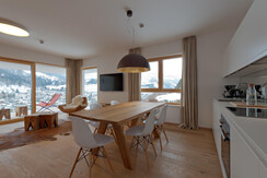 Esstisch mit Bergblick