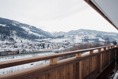 Balkon mit Blick auf die Berge