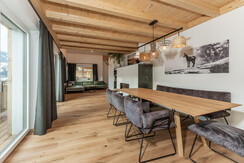 Ess/Wohnbereich mit Kamin