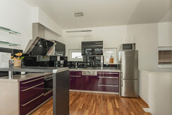 Top 11 spacious kitchen