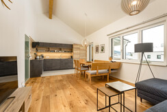 Spacious and top modern eat-in kitchen