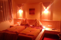 Zimmer, beleuchtet