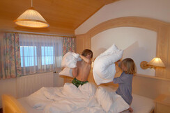 ZimmerAppLähomit Kindern