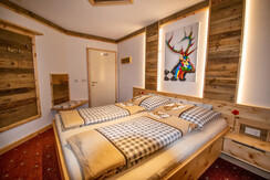 Villa Salza - Zirbenschlafzimmer