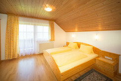 Waldhoamat_Appartement II_Schlafzimmer