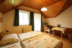 Wöhrerhof - Ferienwohnung A - Wohn-Schlafraum
