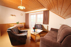 Wöhrerhof - Ferienwohnung B (rosa) - Wohnraum