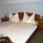 Photo of family room with shower, WC